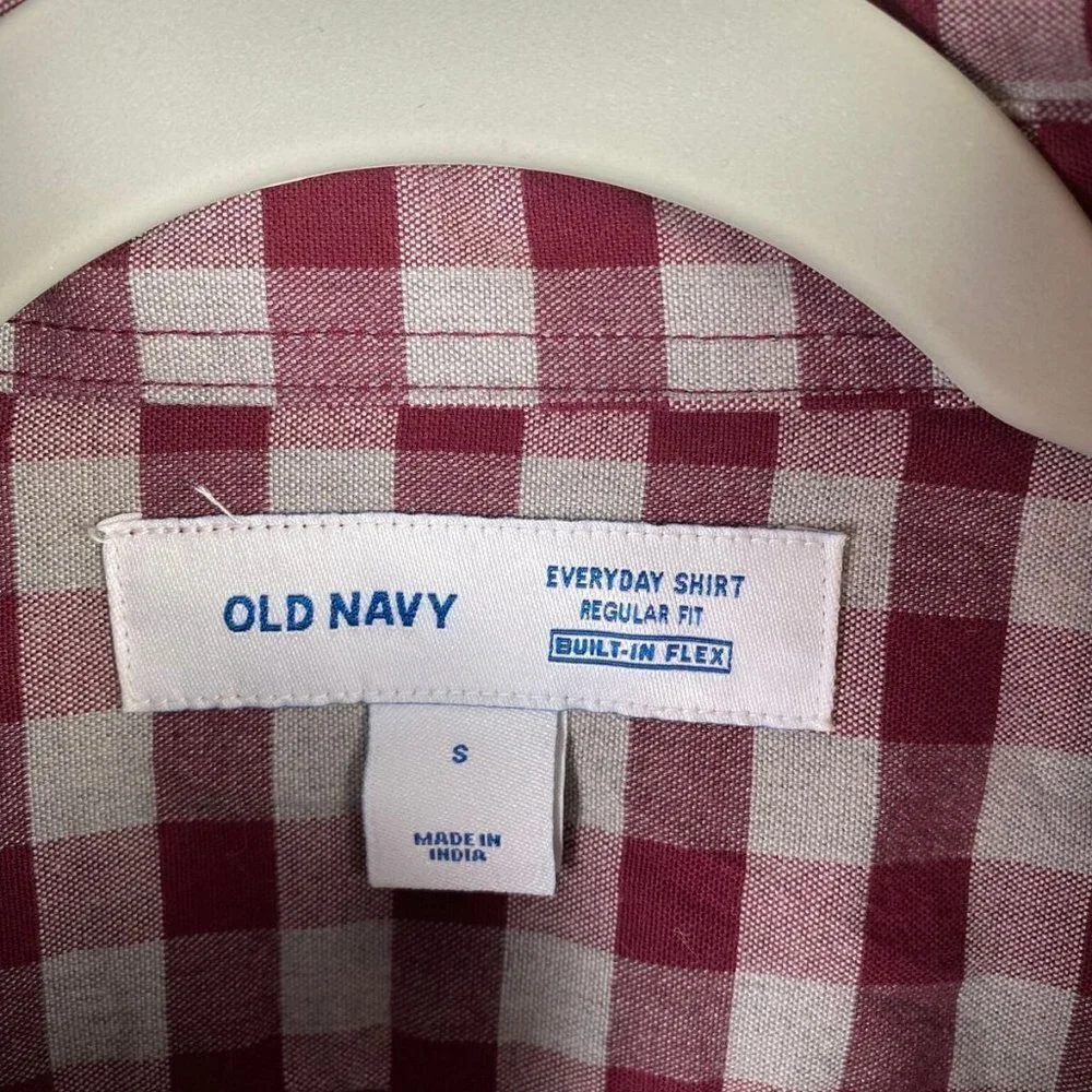 Old Navy Checkered Button Down‎ Shirt Men's Small Burgundy Gray